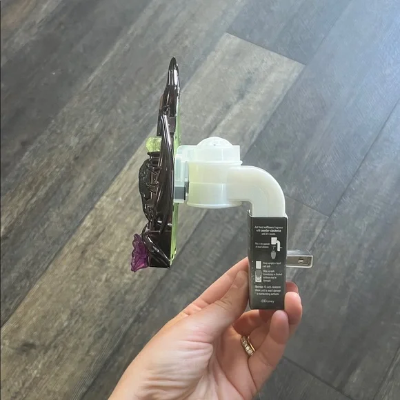 Disney Maleficent Plug in - Picture 2 of 2